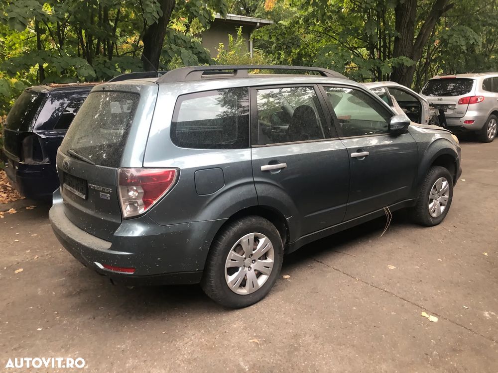 Dezmembrez Subaru Forester 2010 gri verzui 2.0 diesel - 2