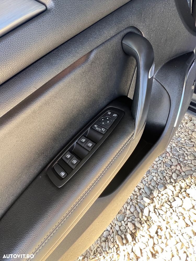 Renault Megane ENERGY dCi 110 Start & Stop Bose Edition - 8