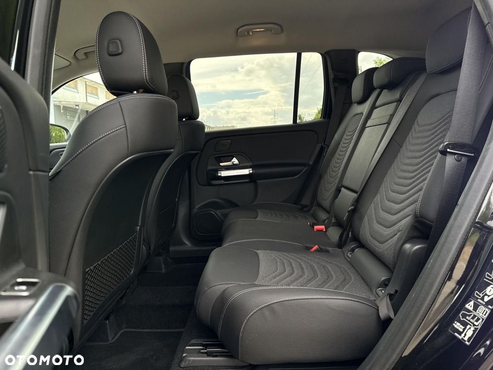 Mercedes-Benz GLB - 20