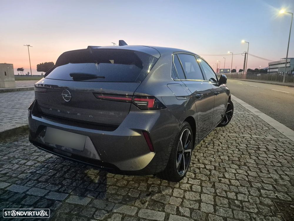 Opel Astra 1.2 T Elegance - 4