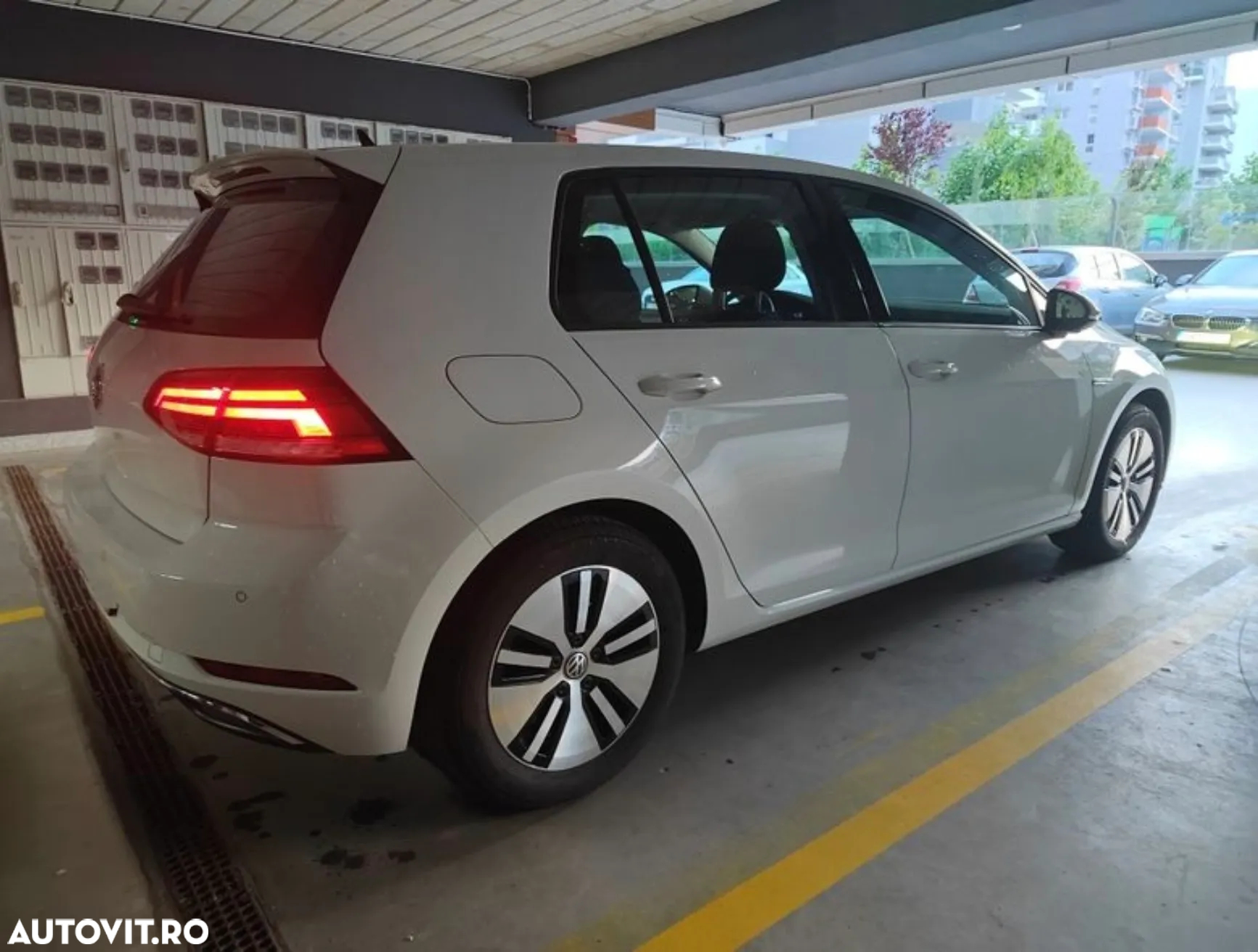 Volkswagen e-Golf - 6