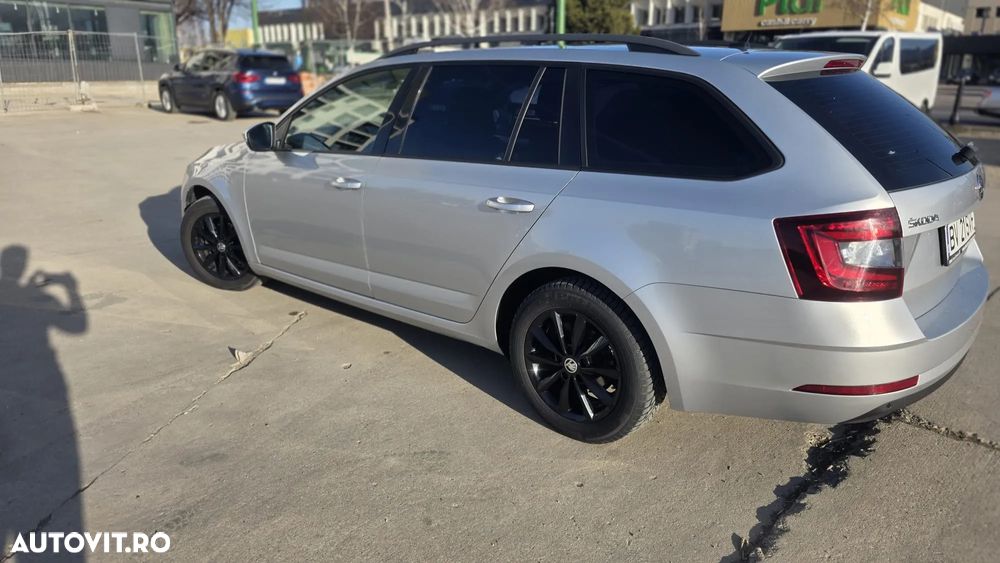 Skoda Octavia 1.6 TDI DSG Ambition - 2