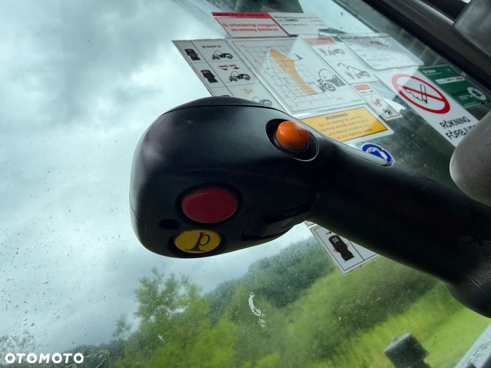 Ausa T204 H. JAPOŃSKA Ładowarka Teleskopowa 4,2 metra Wysuw. Udźwig 2,2 tony. Rozsuwanie wideł HYDRAULICZNE.  Maszyna Jak Nowa z Salonu. Pochodzi z Gospodarstwa Norweskiego! 2017rok. przebieg tylko 3800mtg. Silnik Kubota 4cylindry!  ZERO ZUŻYCIA ORYGINAŁ.  Ani Deka luzów i wycieków. Aktualna DEKRA BMWT. Bardzo mały i zgrabny sprzęt o potężnej wydajnośći. Opony Nowe! Szybka wolna jazda. 3 tryby skrętu! Pełne sterowanie z dżojstika! Wersja Norweska! Kilka dodatkowych wyjść Hydraulicznych! Jazda Hydrostatic Wielka Okazja - 19