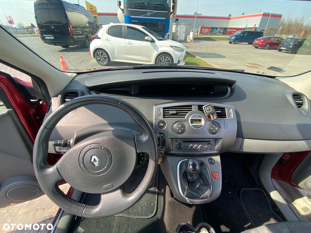 Renault Scenic 1.5 dCi Confort Authentique - 10