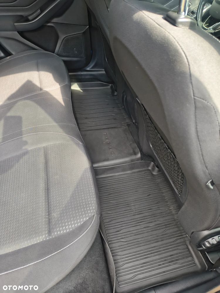 Ford Focus 1.0 EcoBoost Titanium ASS - 10