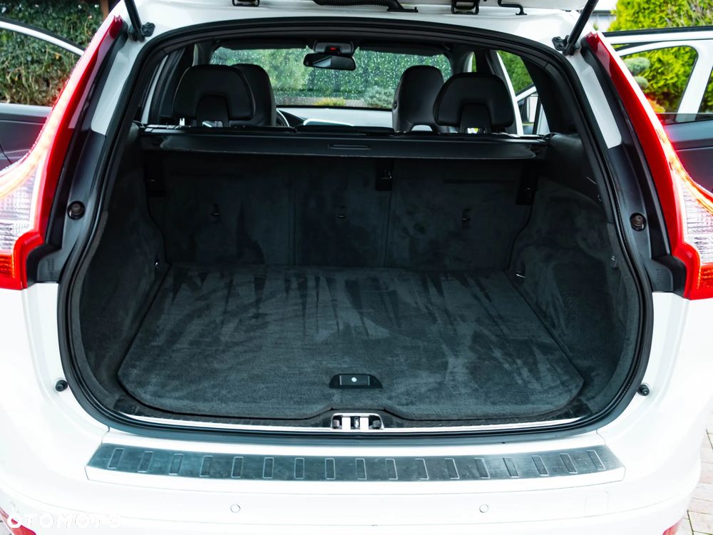 Volvo XC 60 D3 R-Design - 26