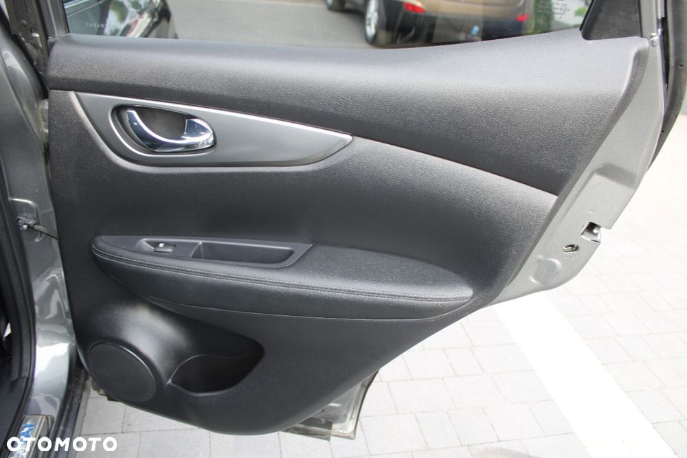 Nissan Qashqai - 25