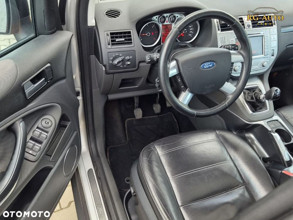 Ford Kuga - 37