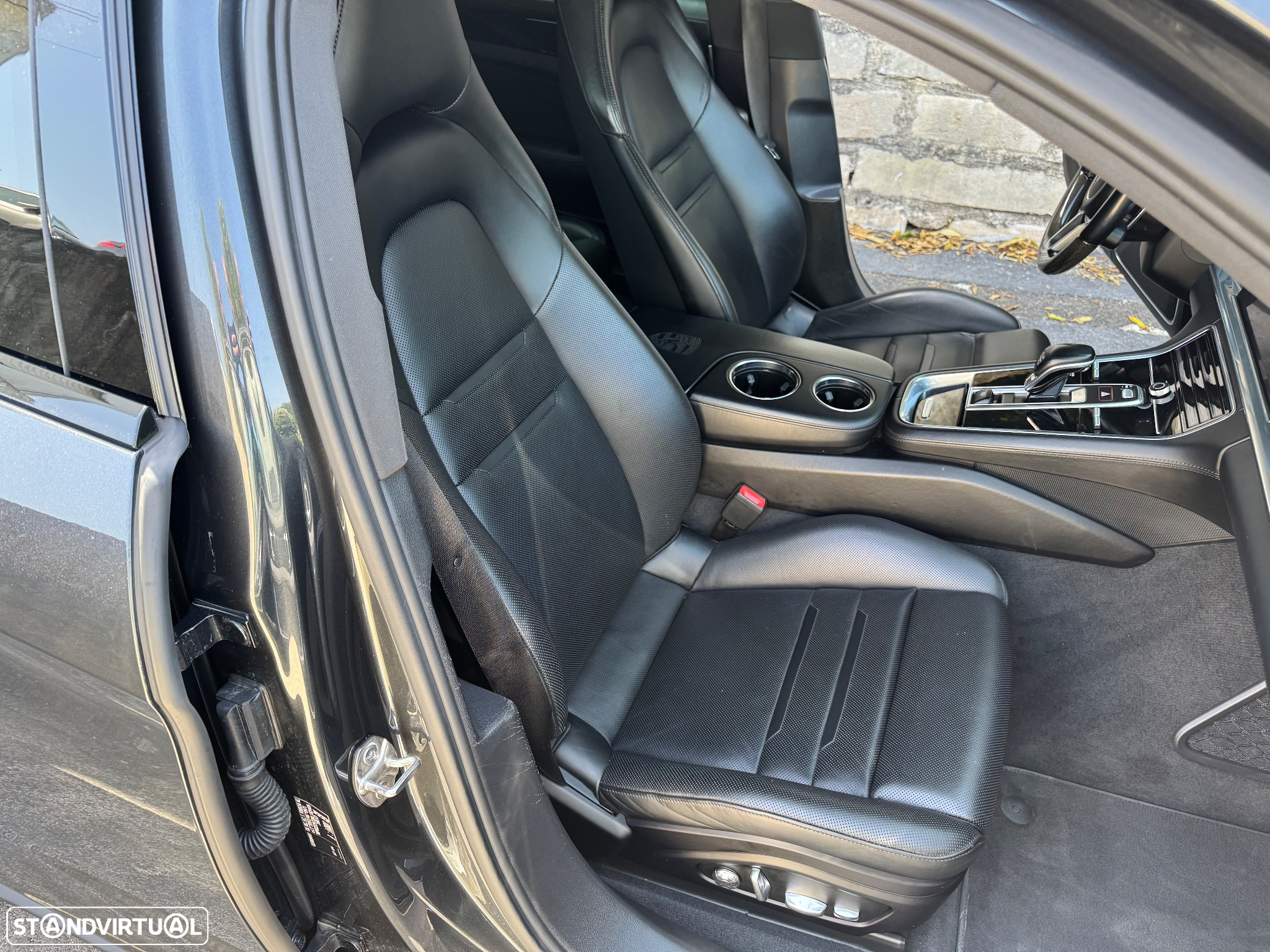 Porsche Panamera Sport Turismo 4 E-Hybrid - 22