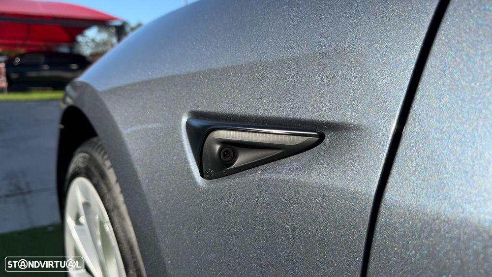 Tesla Model 3 Long-Range Dual Motor AWD - 17