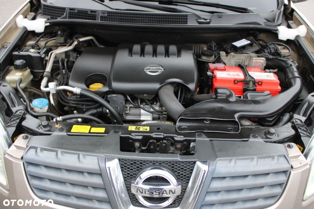 Nissan Qashqai 2.0 dCi 4 x 4 DPF tekna - 11