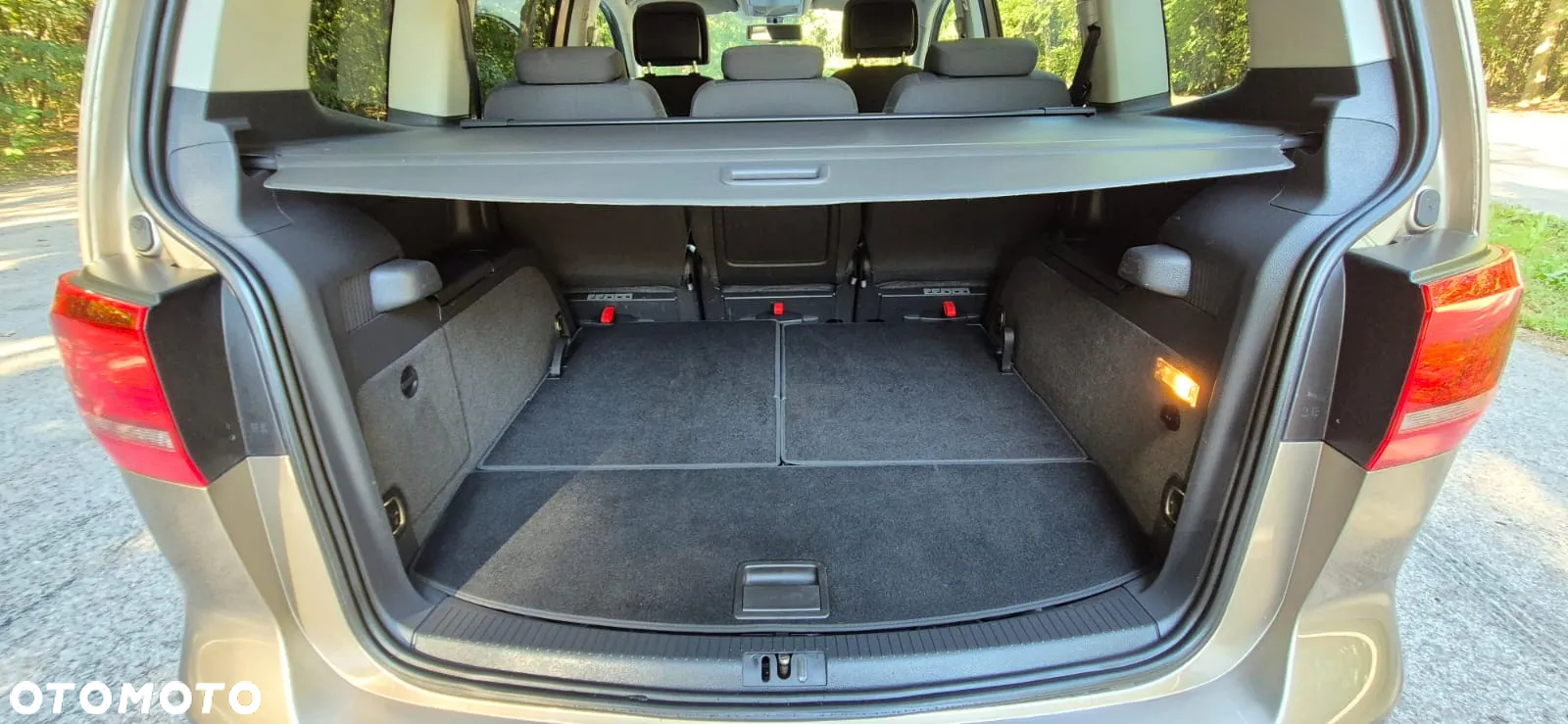 Volkswagen Touran 1.6 TDI DPF BlueMotion Technology DSG Highline - 15