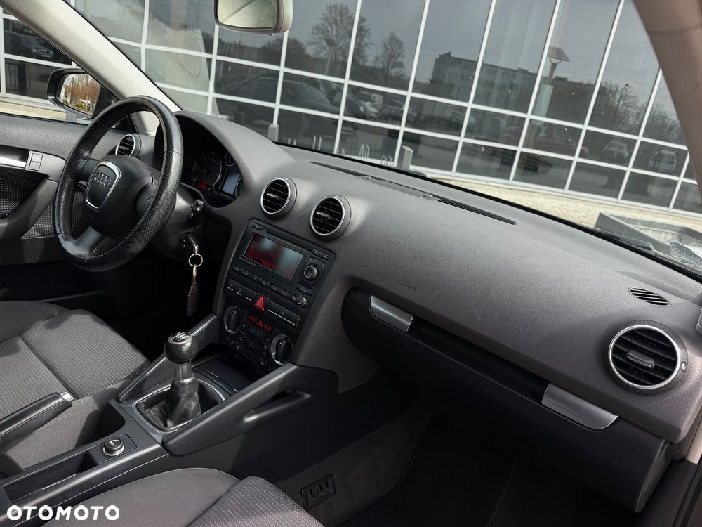 Audi A3 Sportback 2.0 TDI Ambiente - 11