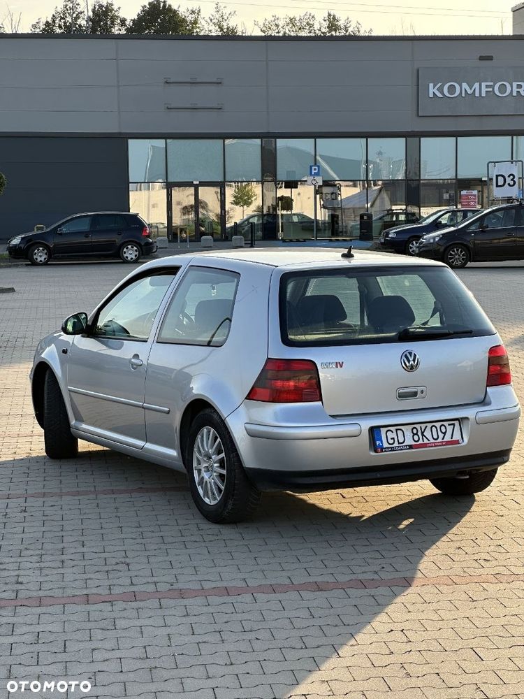 Volkswagen Golf 2.0 Highline - 4