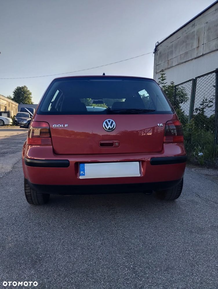 Volkswagen Golf 1.6 Basis - 3