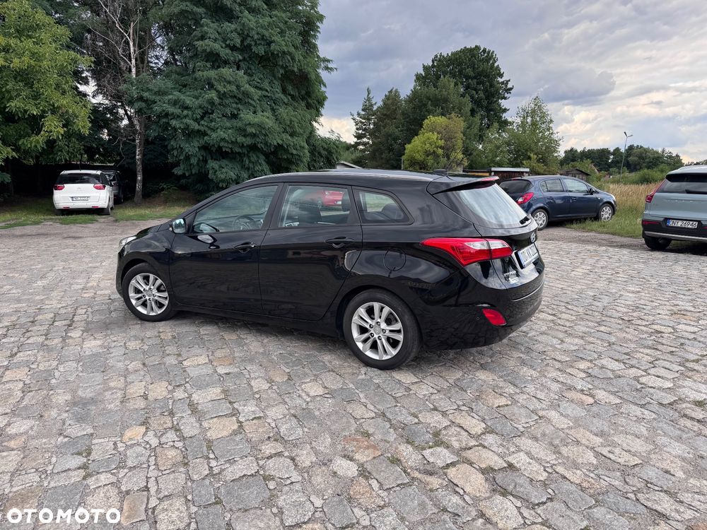 Hyundai i30 i30cw 1.6 CRDi Fifa World Cup Edition - 10
