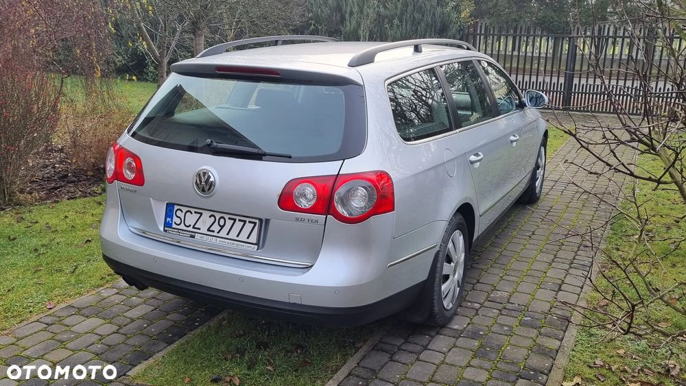 Volkswagen Passat 2.0 TDI DPF Comfortline - 4