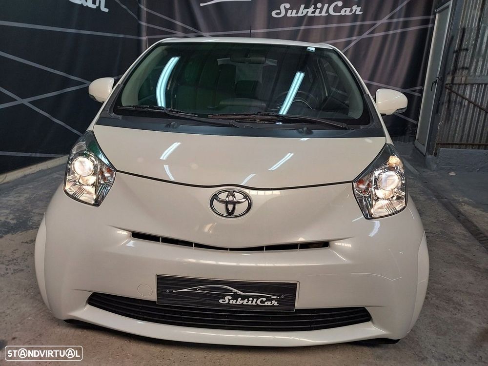Toyota iQ 1.0 VVT-i Essential+AC — fotografia 3