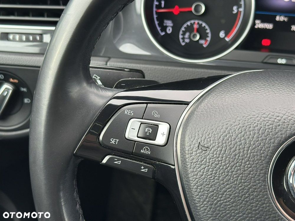 Volkswagen Golf - 21