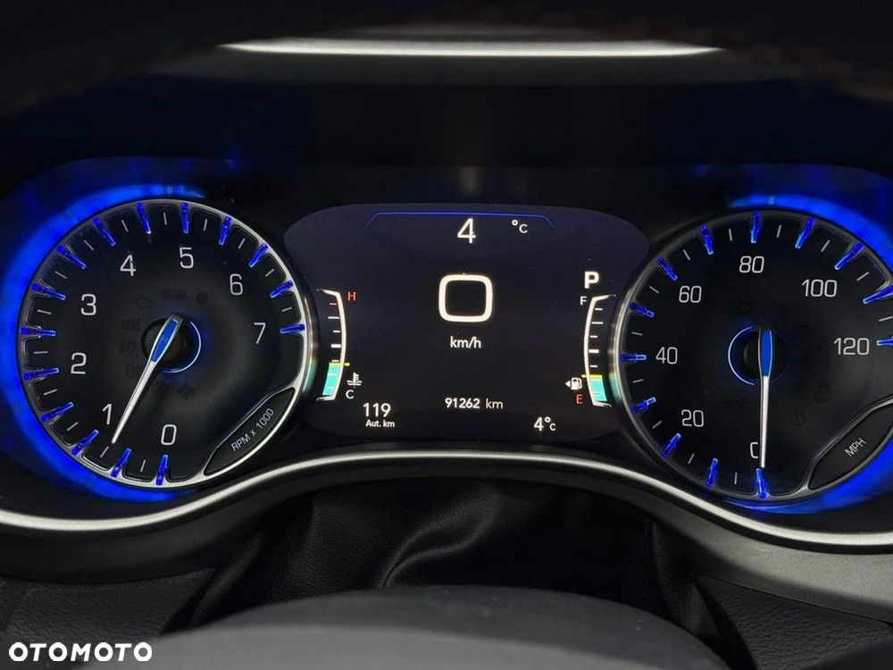 Chrysler Pacifica - 23