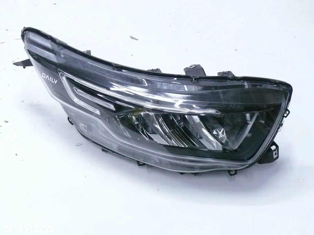 LAMPA PRZEDNIA PRAWA IVECO DAILY IV 4 2019 LIFT LED - 1
