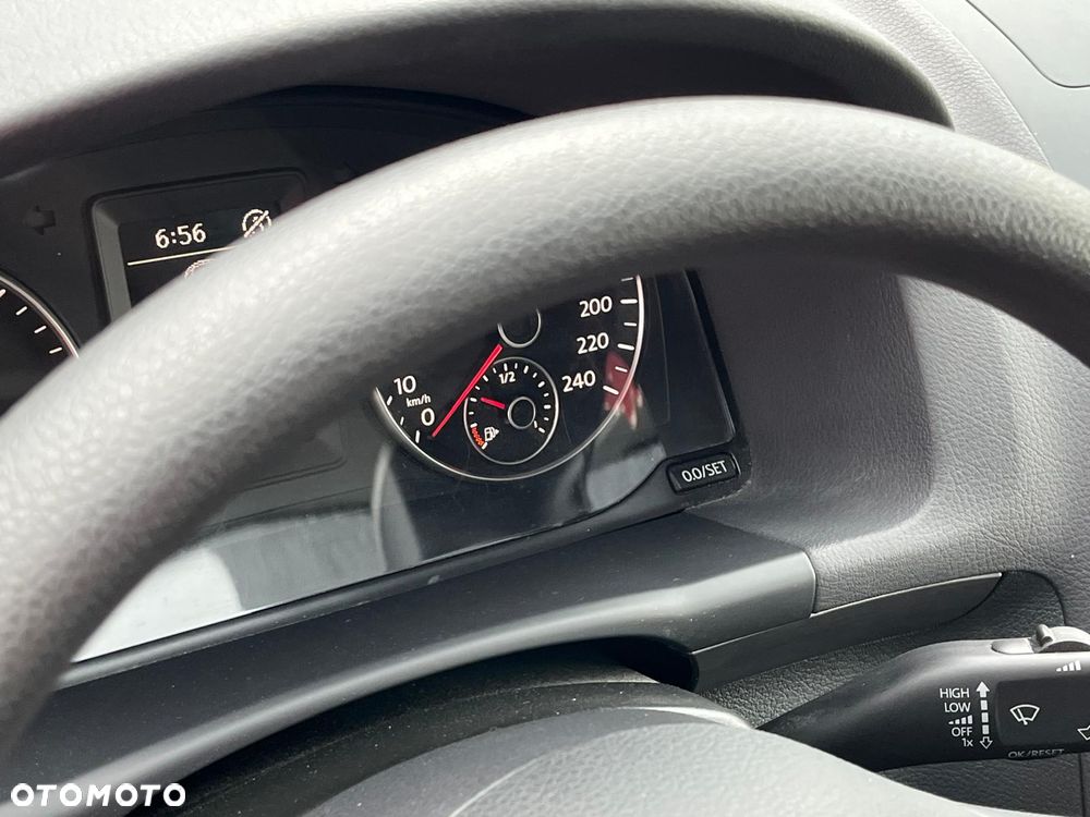 Volkswagen Touran - 18