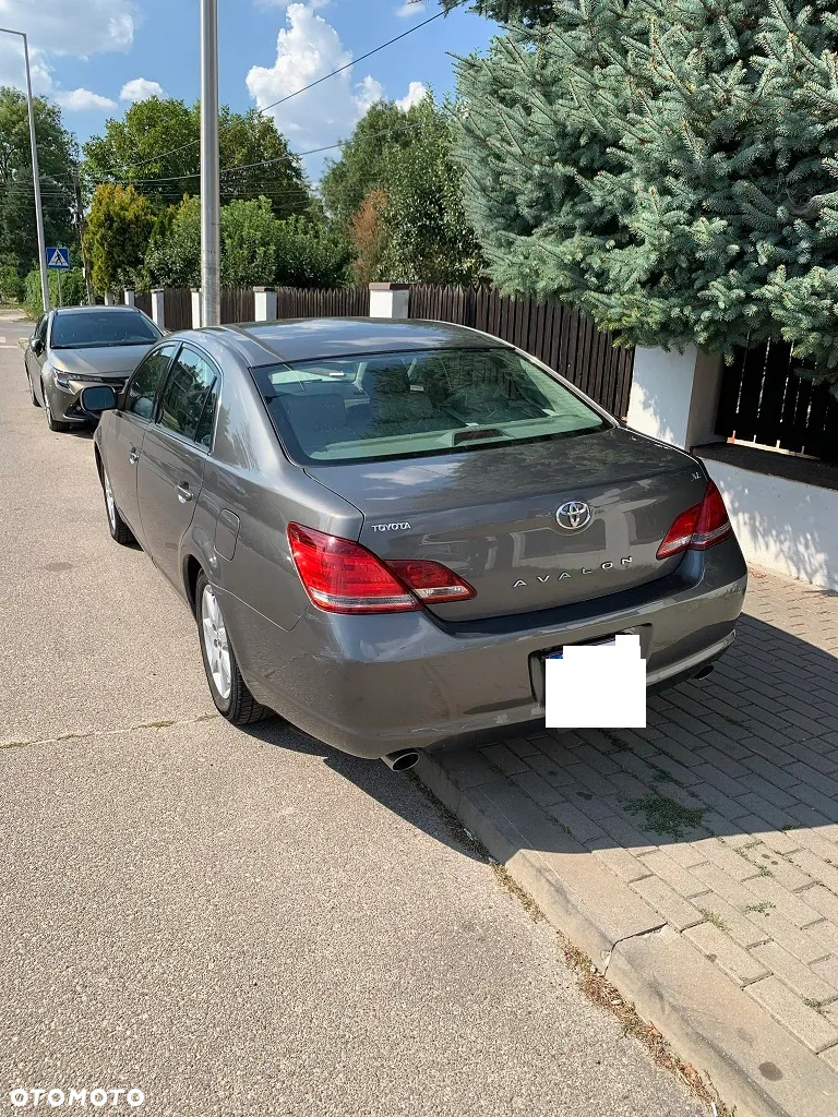 Toyota Avalon 3.5 XL - 8