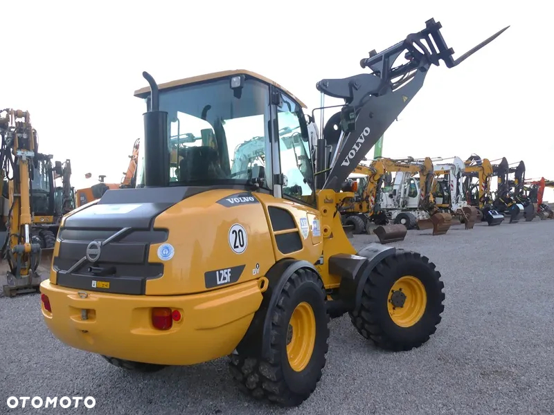 Volvo L25F / Z Niemiec / WAGA / Super Stan / - 36