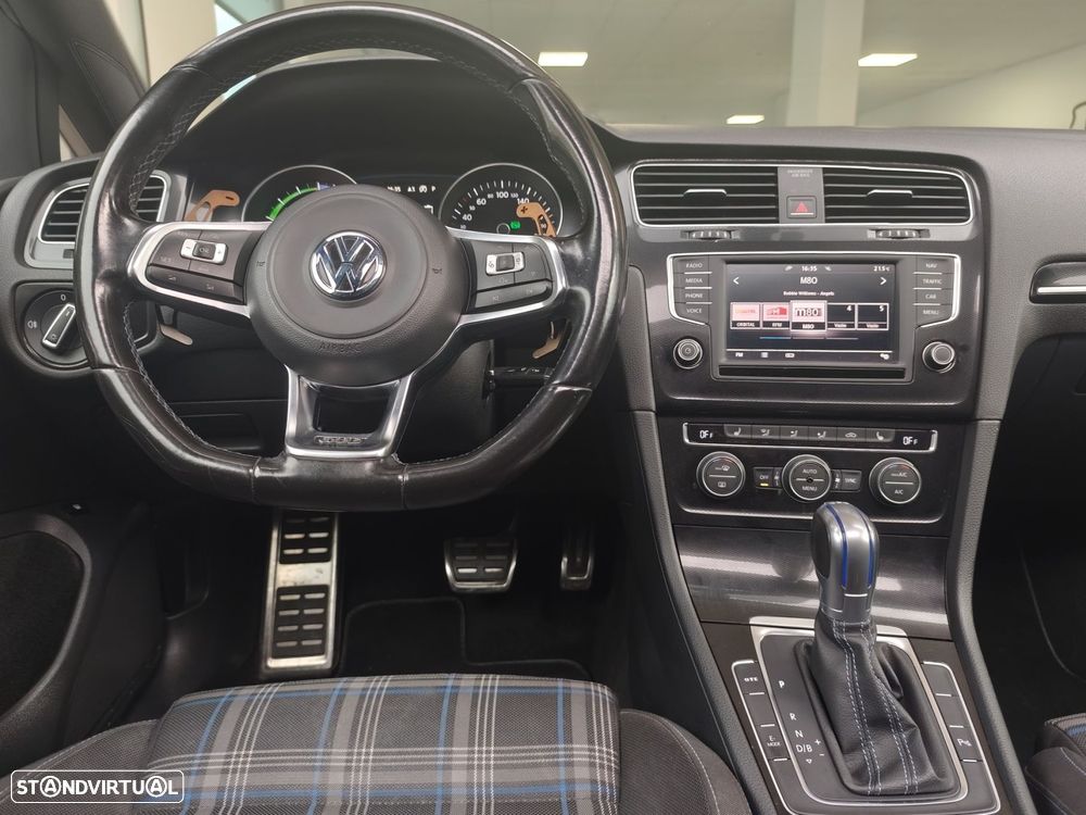 VW Golf 1.4 GTE Plug-In-Hybrid DSG - 29