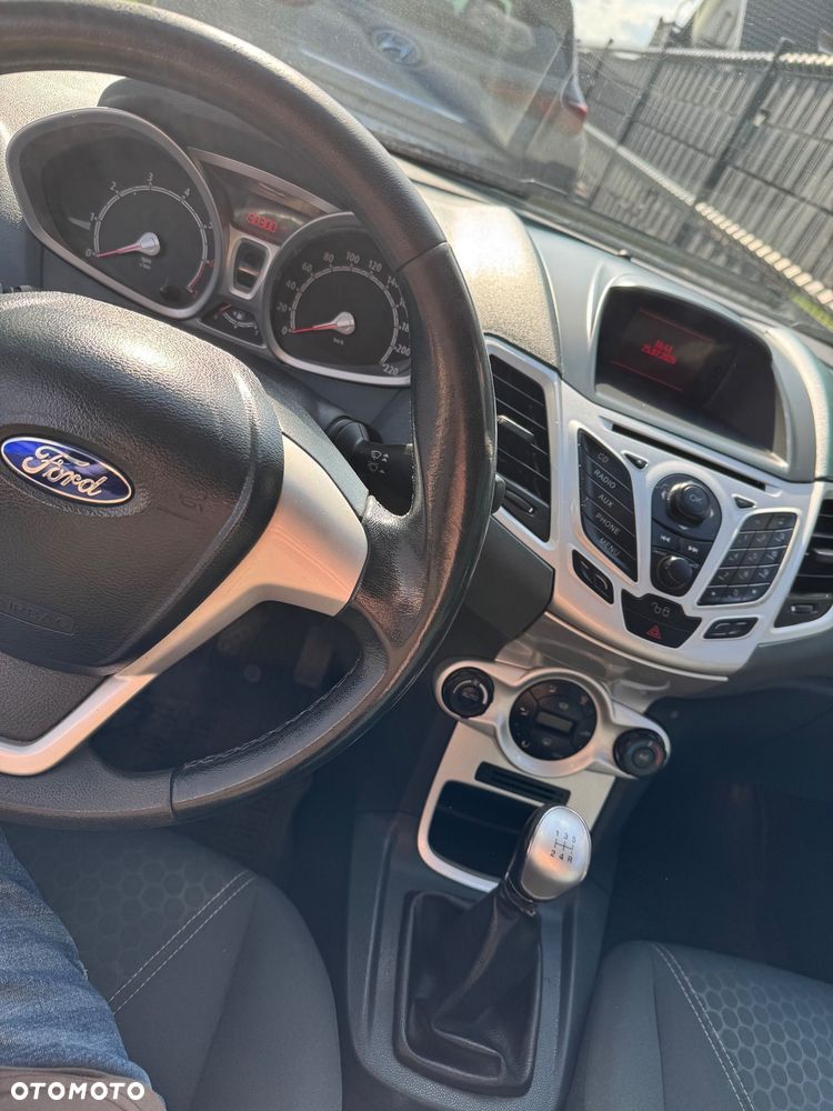 Ford Fiesta - 12