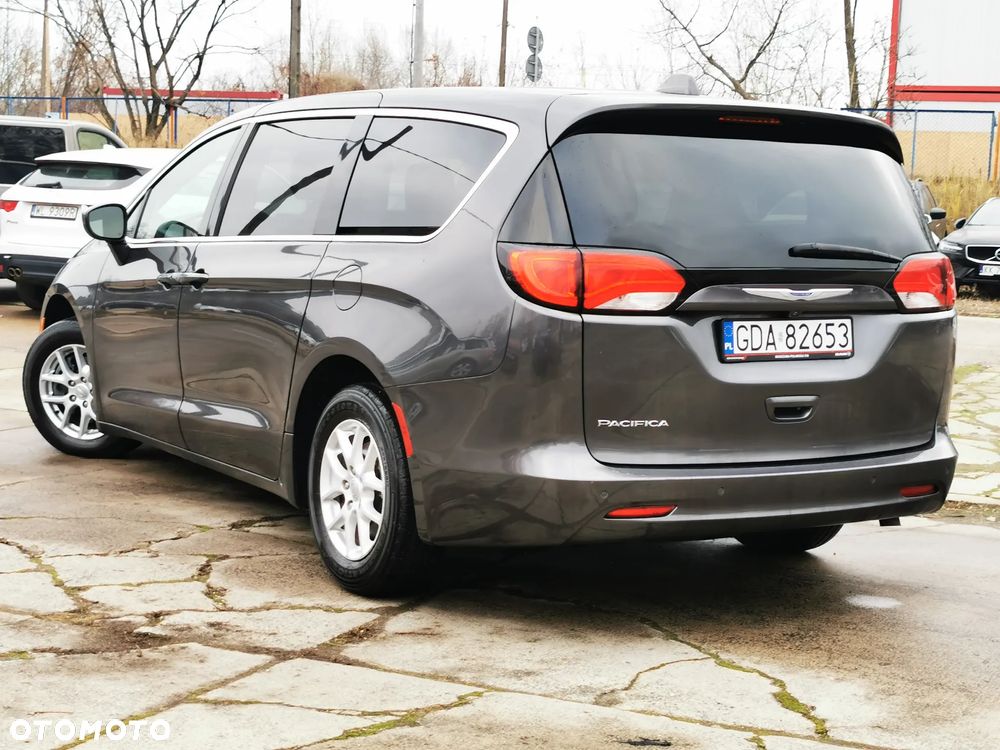 Chrysler Pacifica - 34