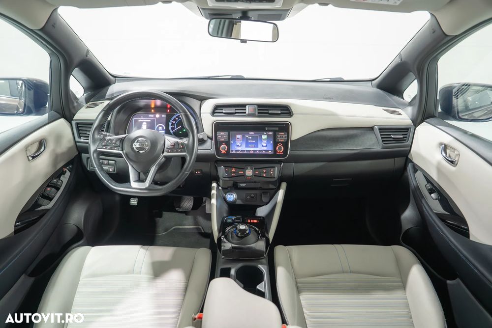 Nissan LEAF 40 kWh ACENTA - 8