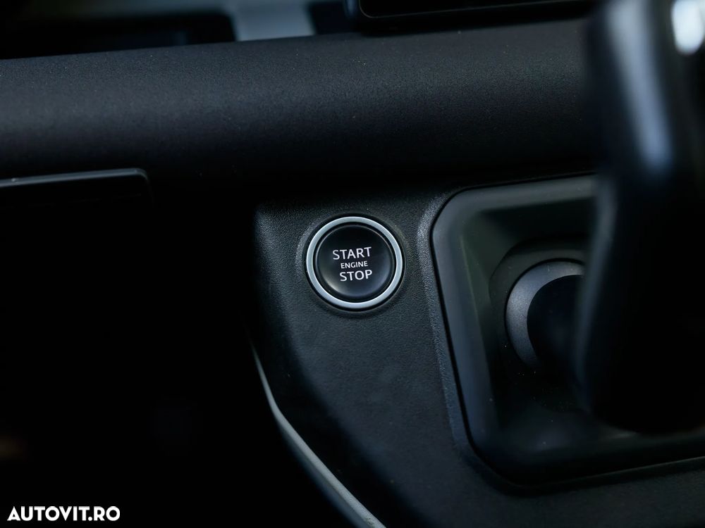 Land Rover Defender 110 2.0L D240 S - 23