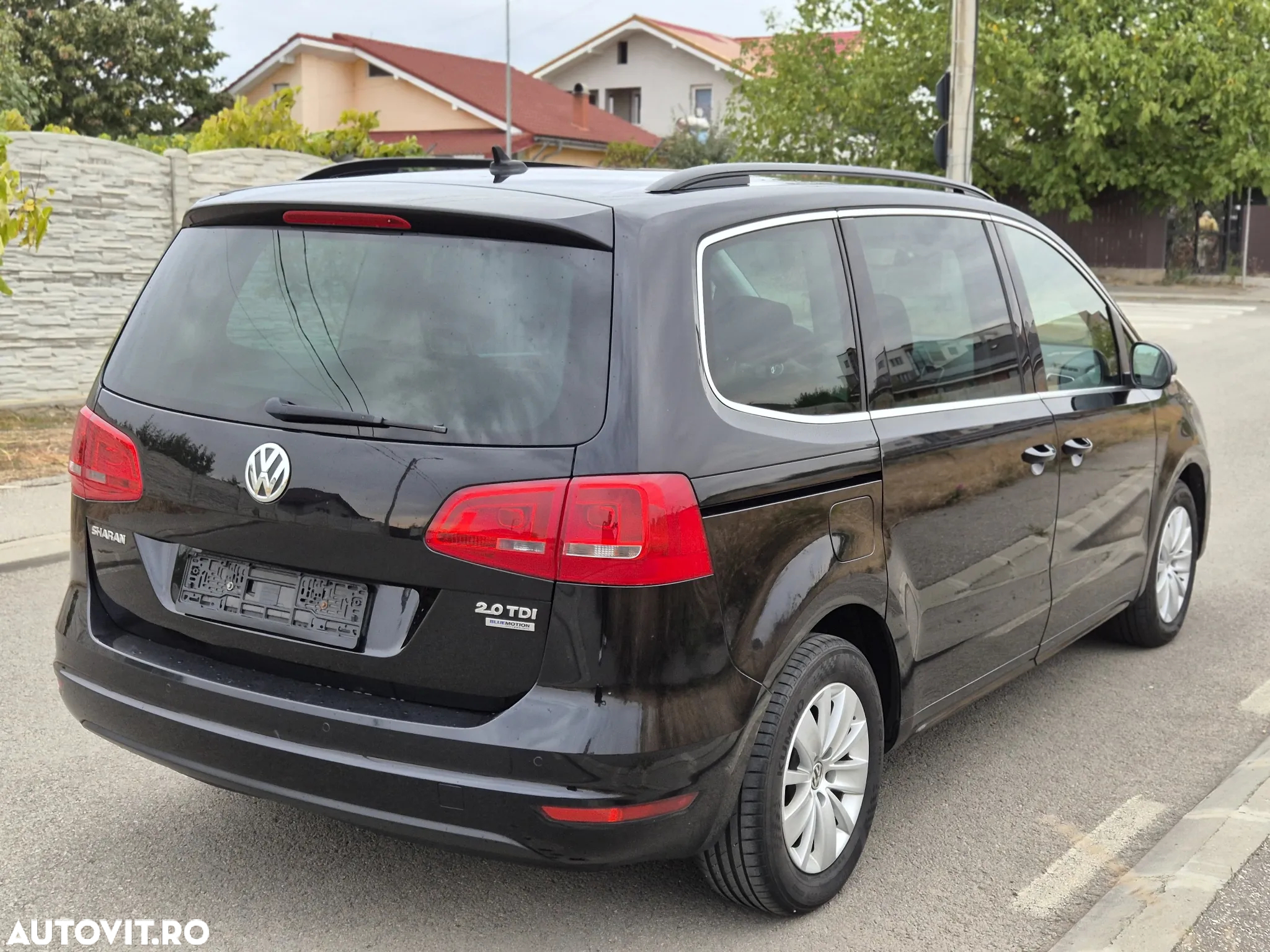 Volkswagen Sharan 2.0 TDI DSG BlueMotion Technology Highline - 3