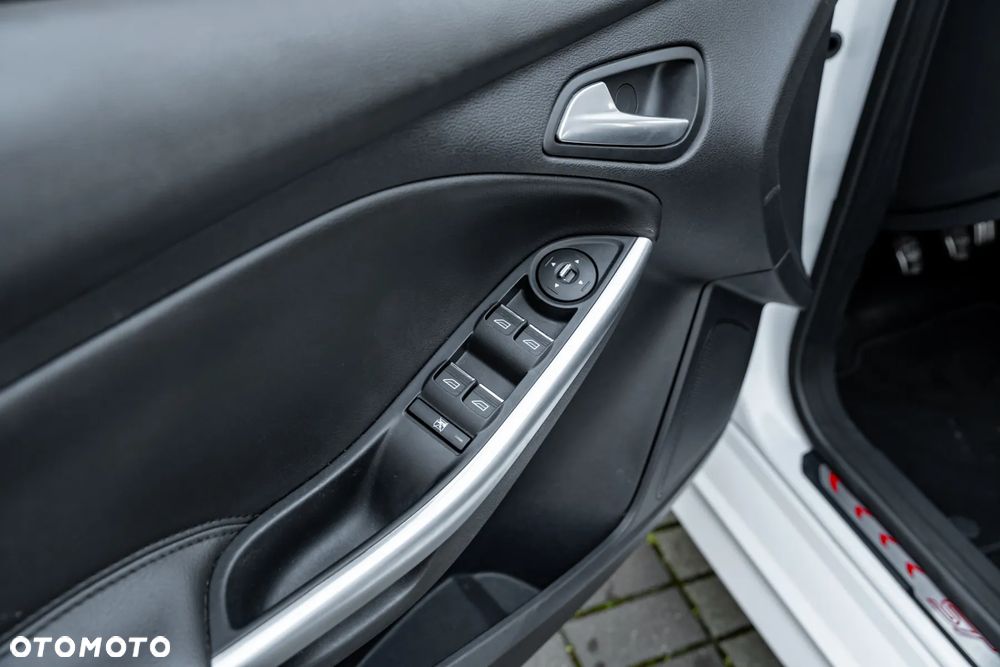 Ford Focus 2.0 EcoBoost ST mit Leder-Sport-Paket - 31