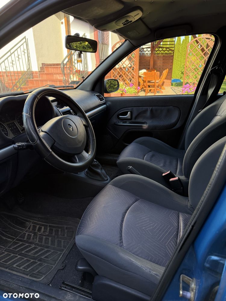 Renault Clio - 7