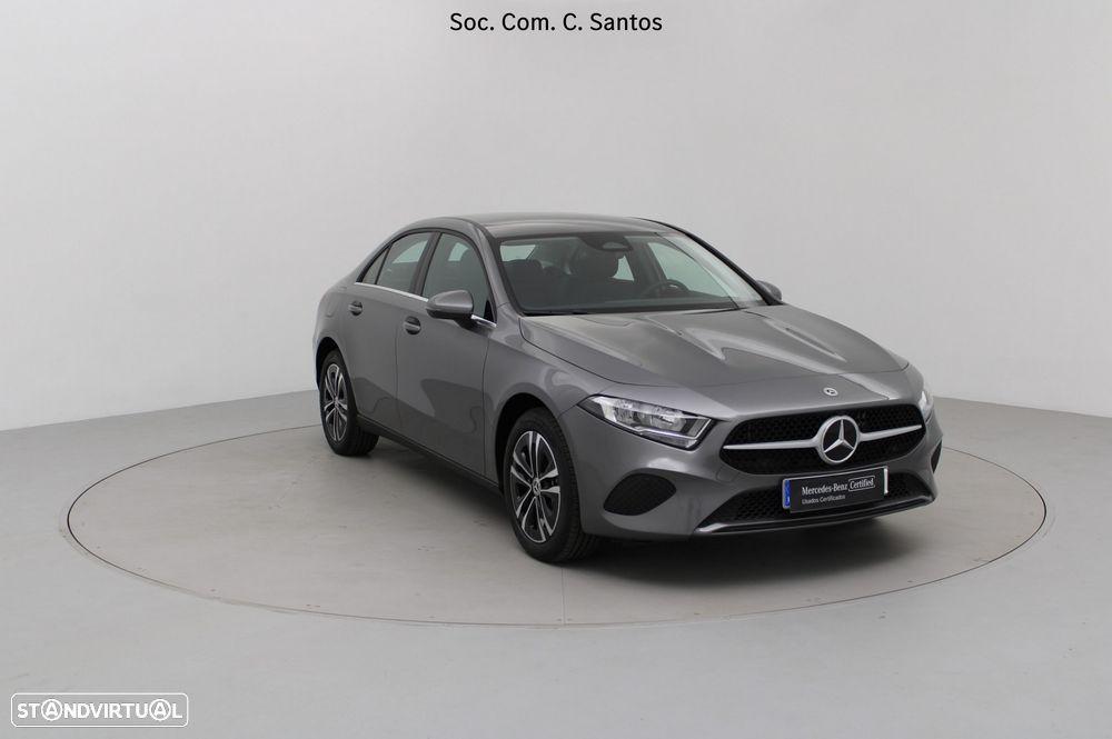 Mercedes-Benz A 250 Limousine e foto 3
