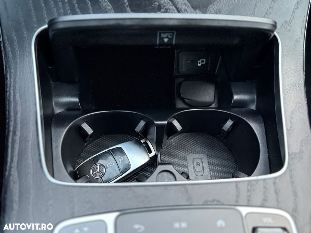 Mercedes-Benz E 220 d 4Matic T 9G-TRONIC AMG Line - 14