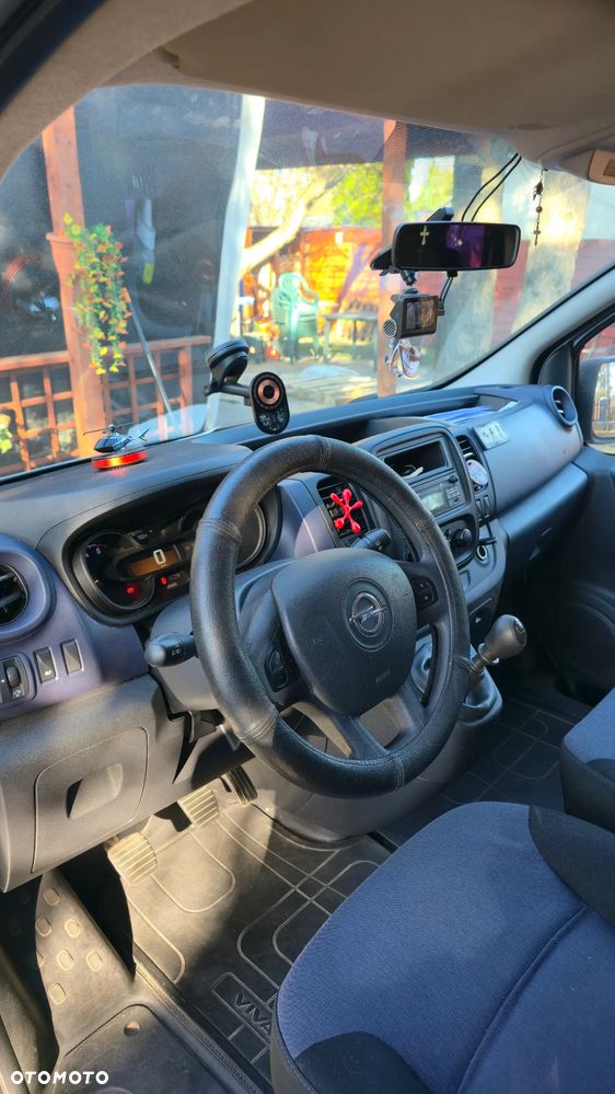 Opel Vivaro - 8