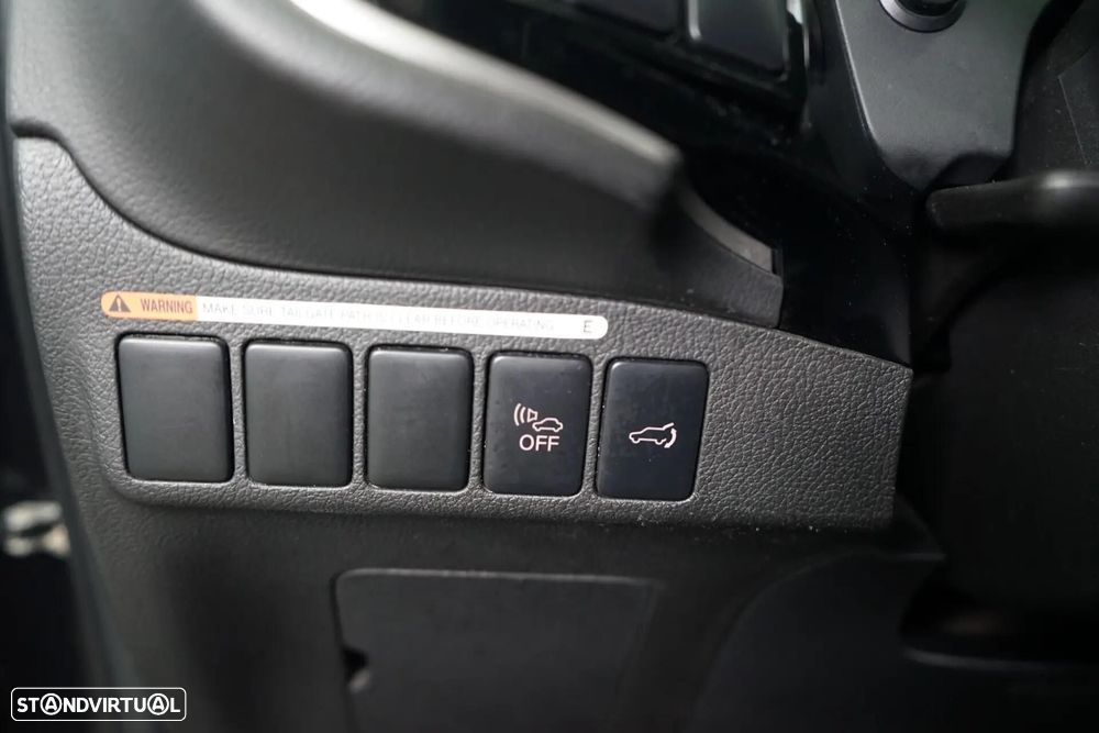 Mitsubishi Outlander 2.0 4WD Plus - 30