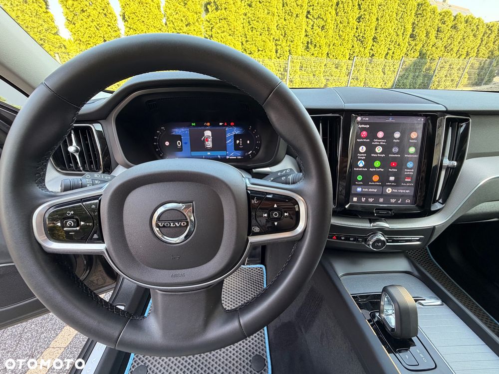 Volvo XC 60 B4 D Plus Dark - 7