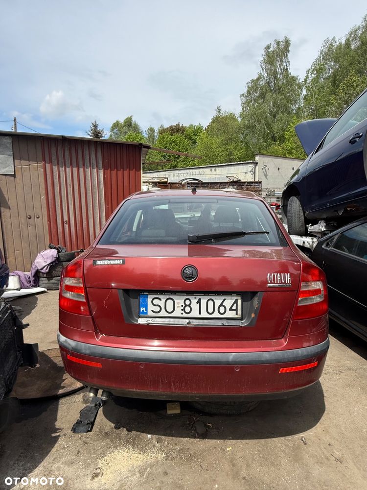 Skoda Octavia II 2 na części - 1