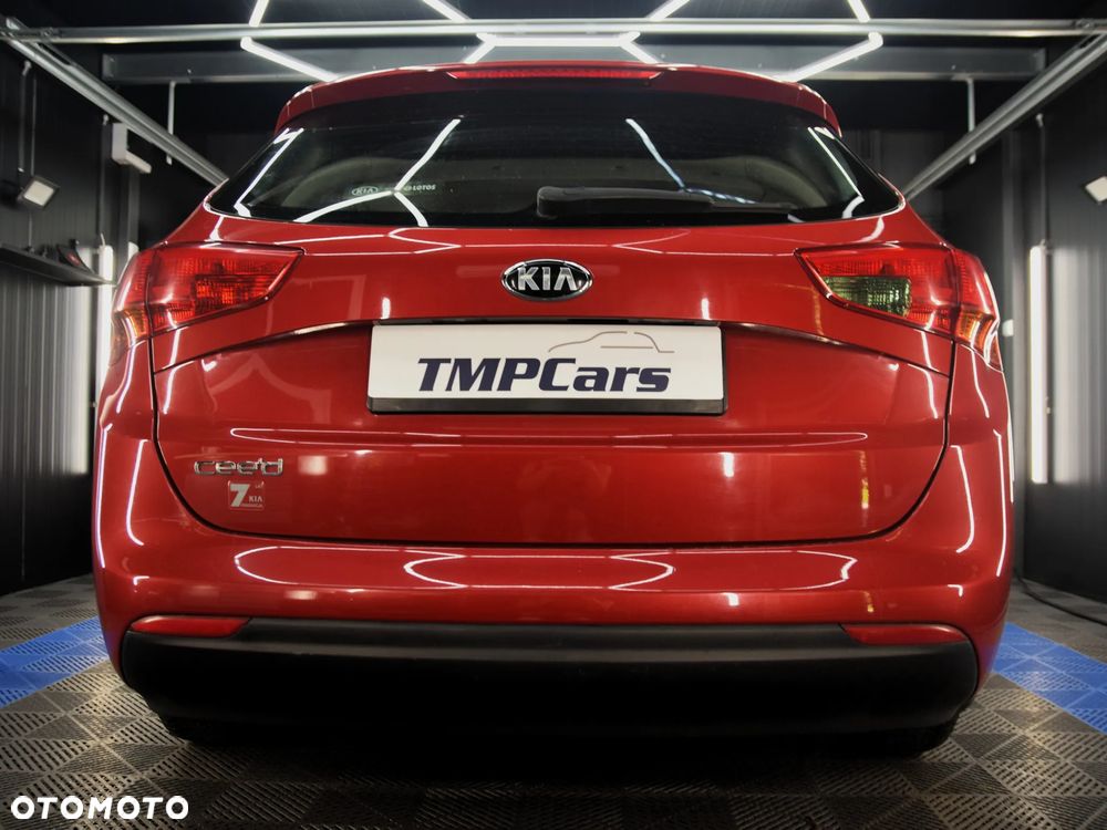 Kia Ceed - 10