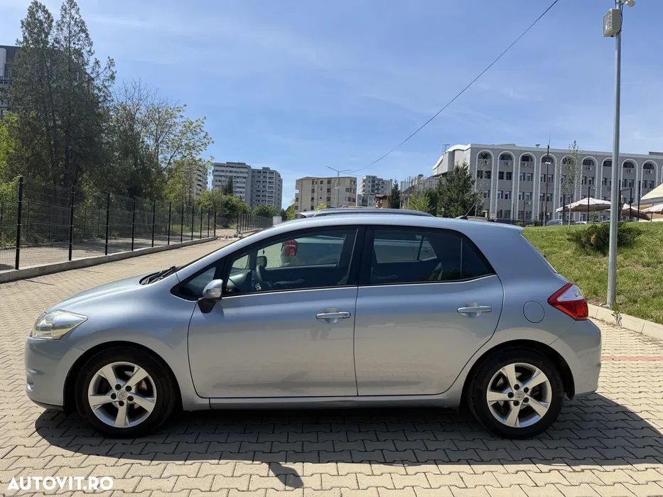 Toyota Auris 1.3 Dual VVT-i Terra - 1