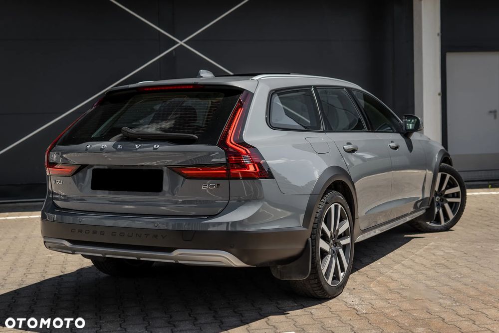 Volvo V90 Cross Country B5 D AWD Ultimate - 4