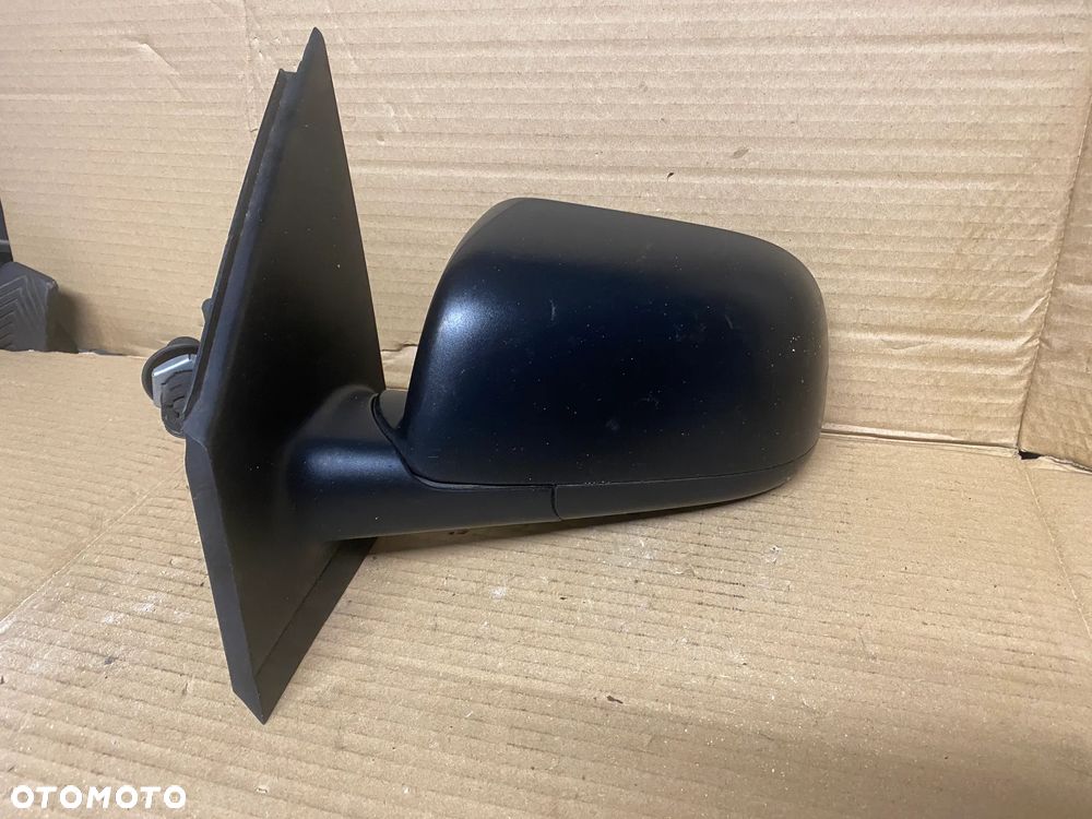LUSTERKO LEWE MANUALNE VOLKSWAGEN POLO 9N 6Q0857933 072005AE - 2