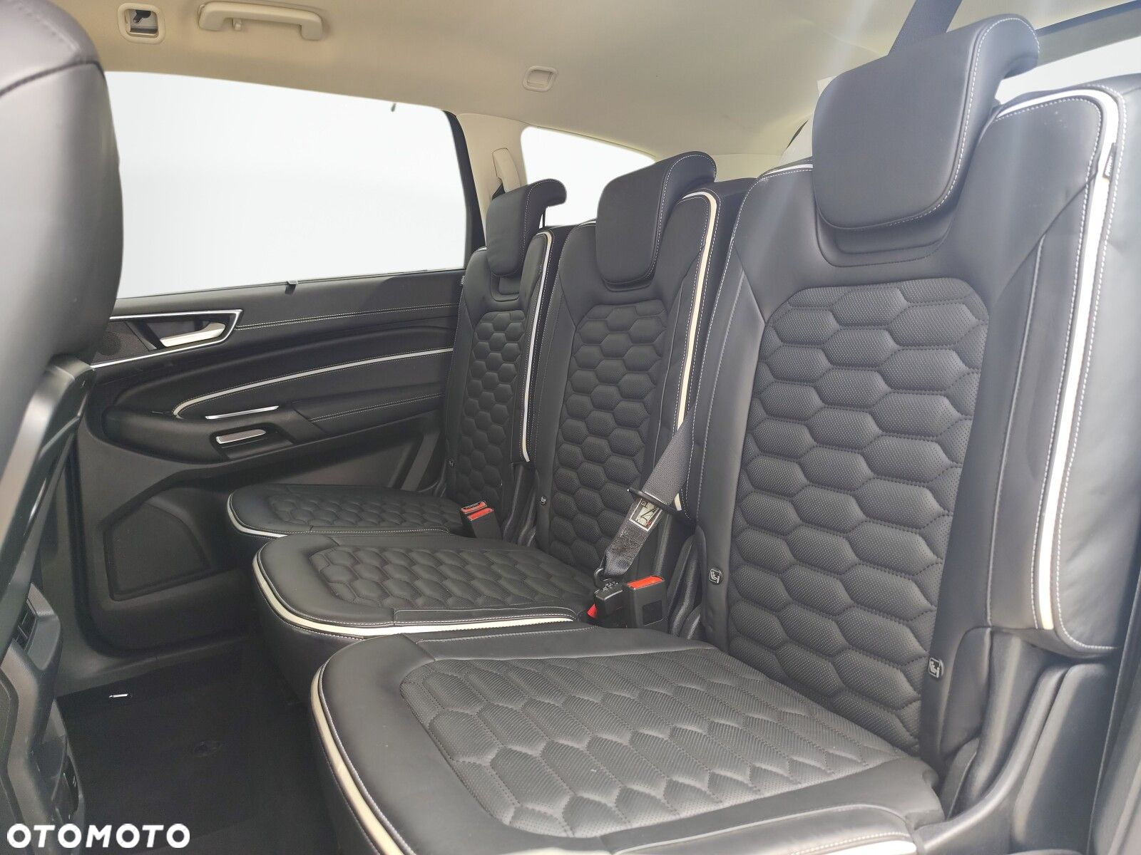 Ford S-Max - 14