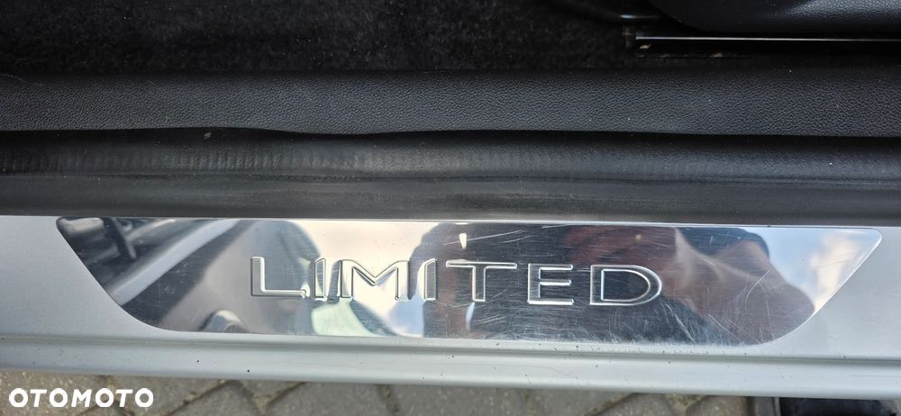 Renault Clio 1.2 16V Limited EU6 - 18