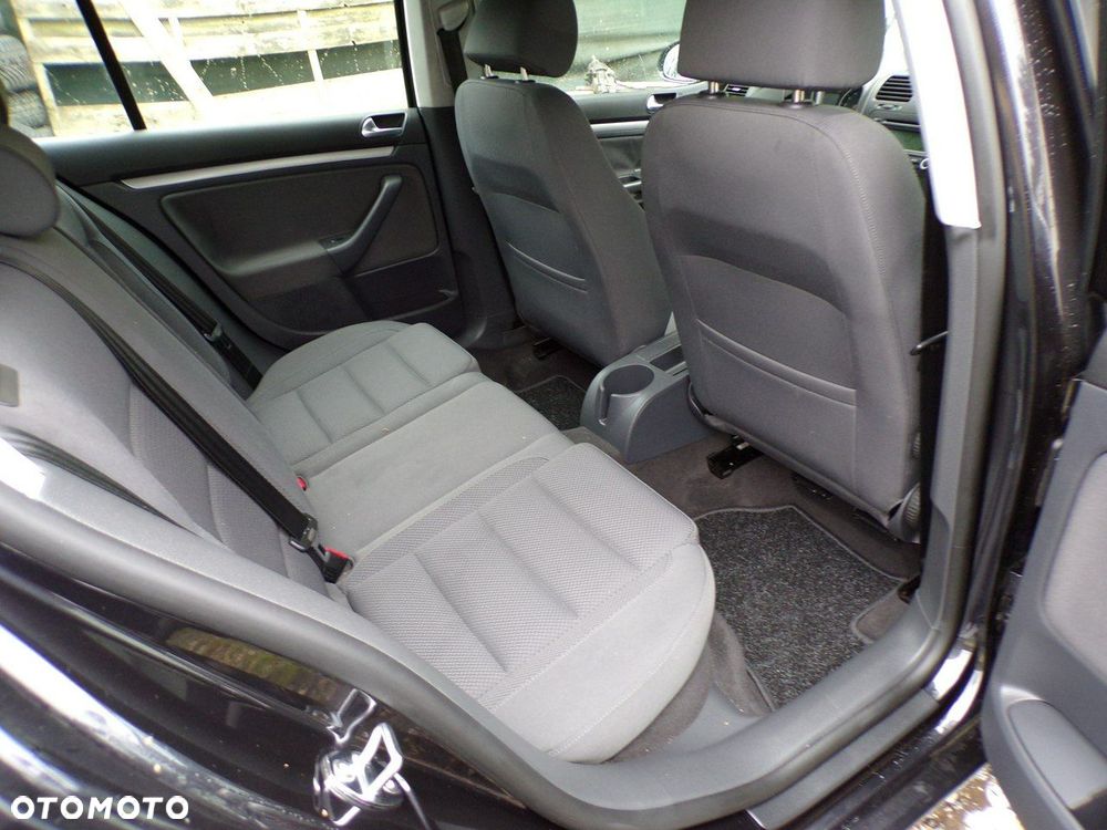 Volkswagen Golf - 21