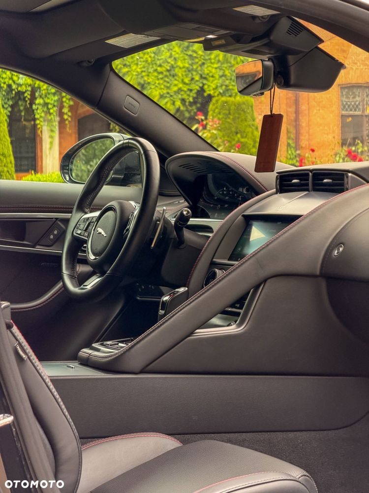 Jaguar F-Type AWD R-Dynamic - 25